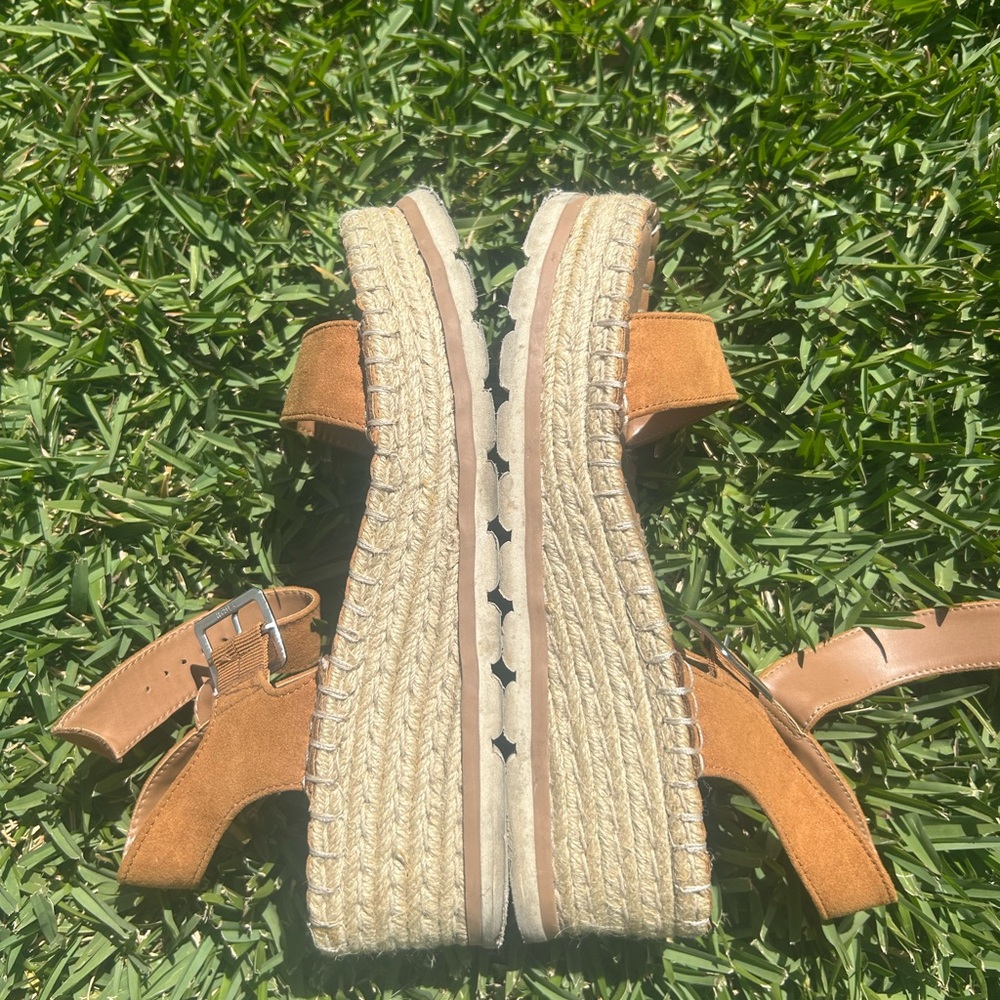 Universal Thread Platform Espadrilles - Picture 2 of 4